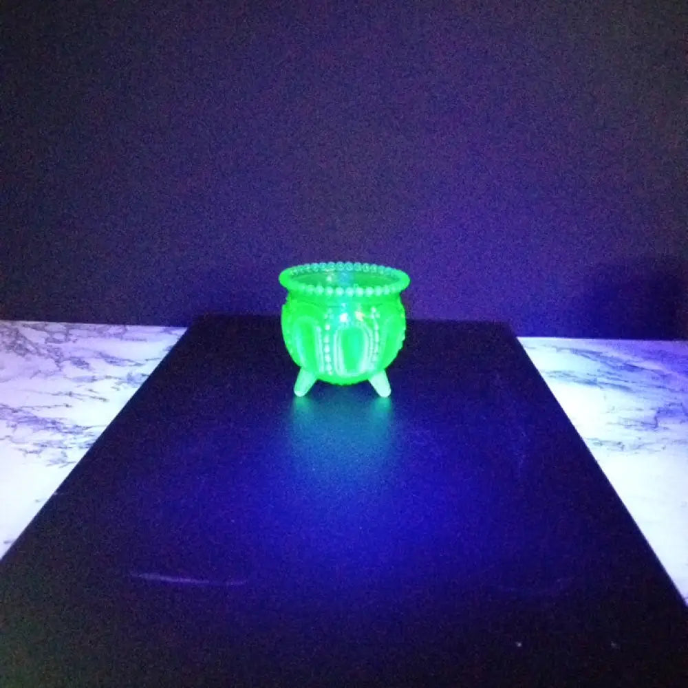 Degenhart Glass Gypsy Pot Trinket Toothpick Paperweight Vintage Decor