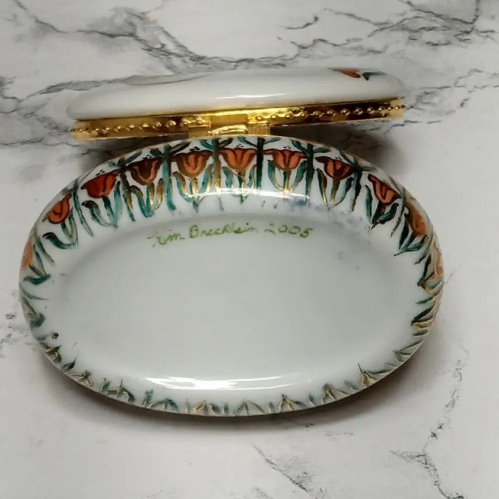 Hand Painted Porcelain Trinket Box Artist Signed ( Vintage ) Decor