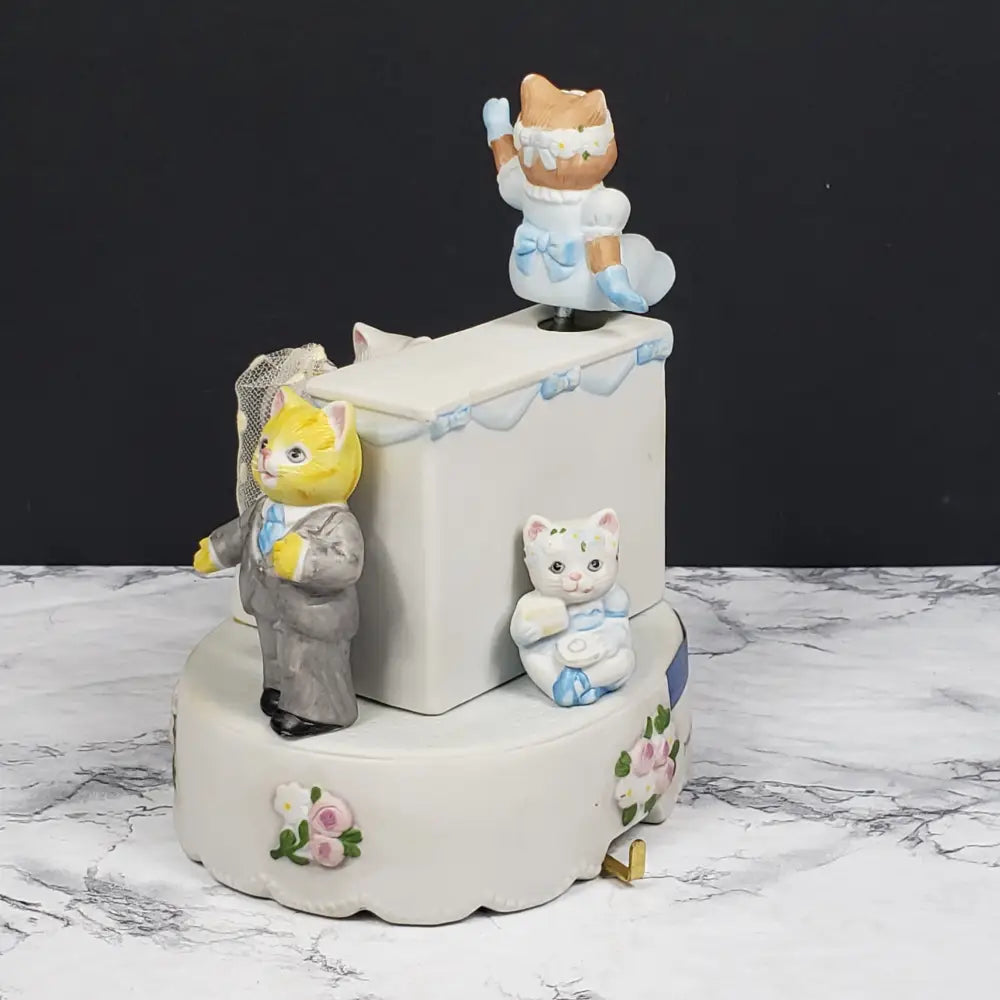 Kitty Cucumber Musical Figurine Schmid The Reception Vintage Collectibles