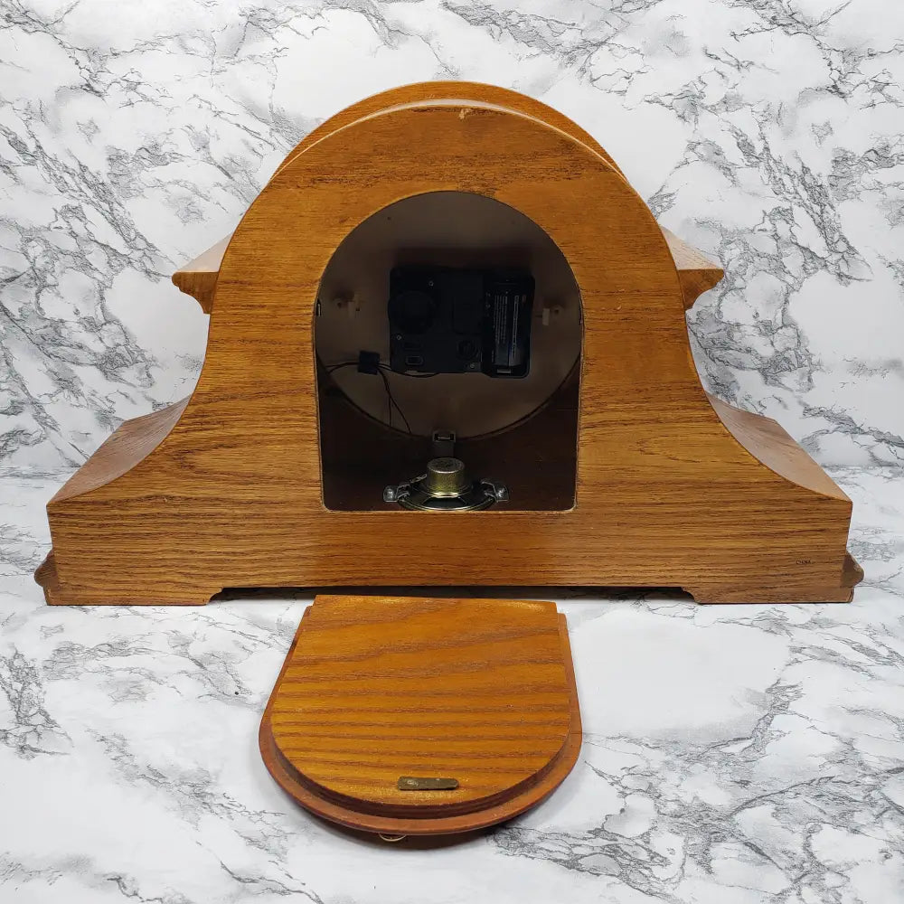 Mantle Clock Howard Miller Dual Chime Decor