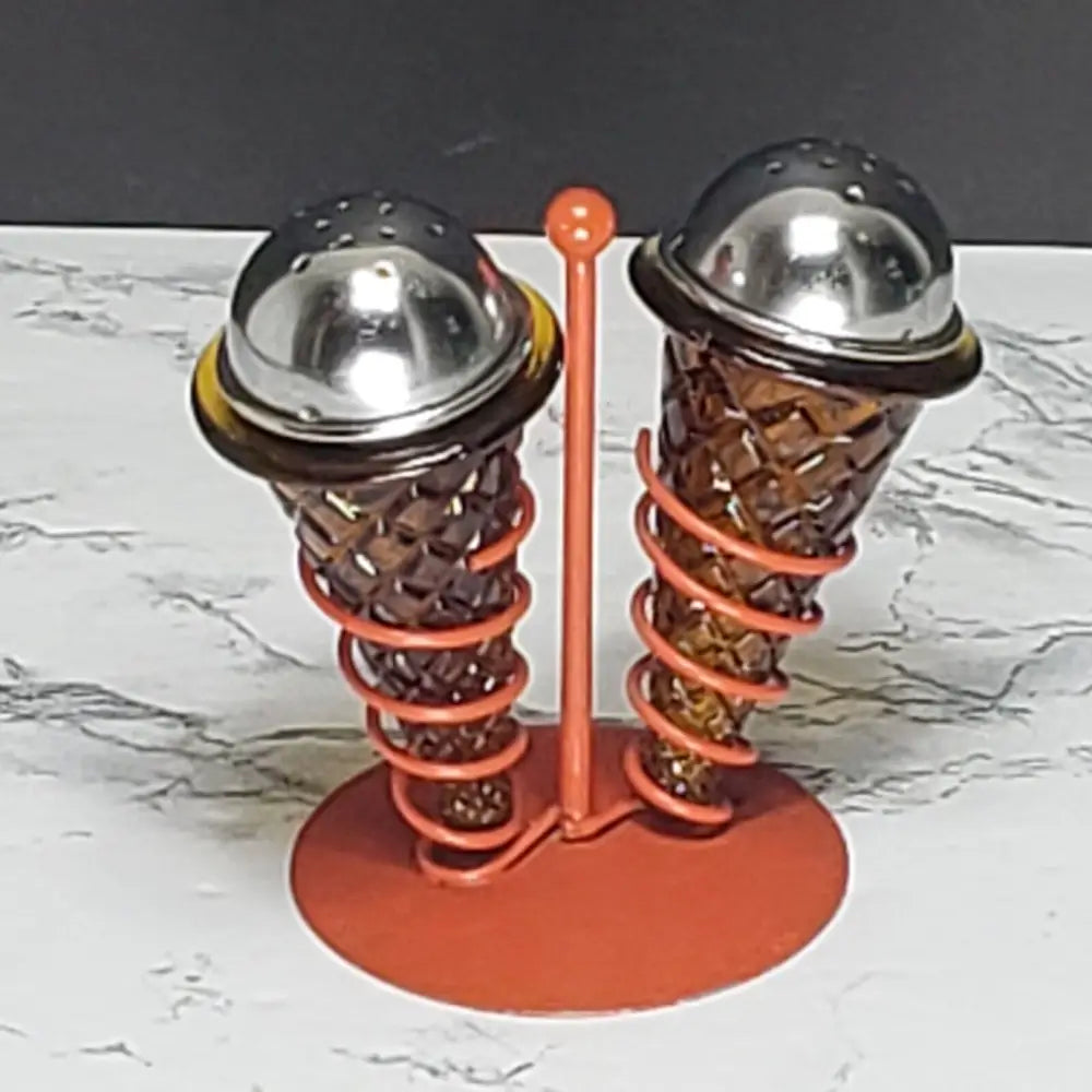 Salt & Pepper Shaker Set Ice Cream Waffle Cone (Vintage) -