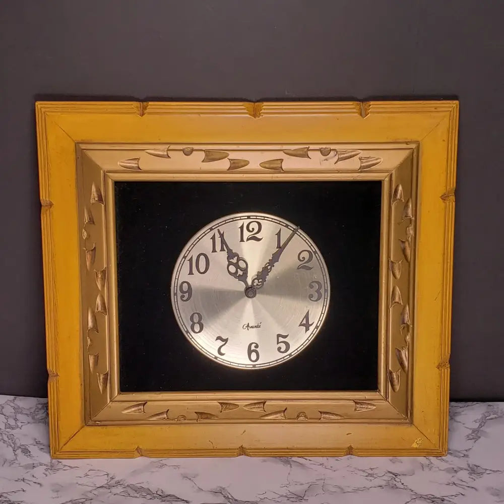 Vintage Avante Wall Clock Decor