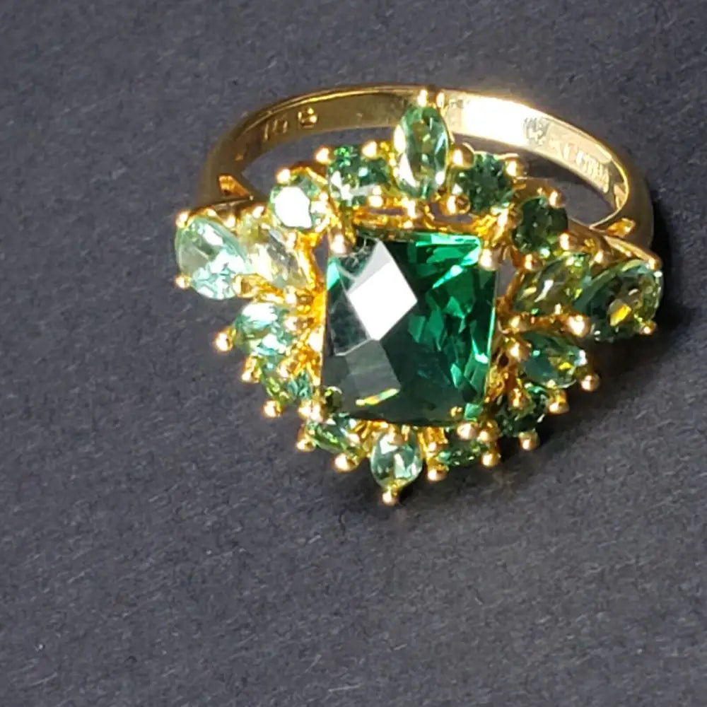 Vintage Green Ladies Cocktail Ring Rings