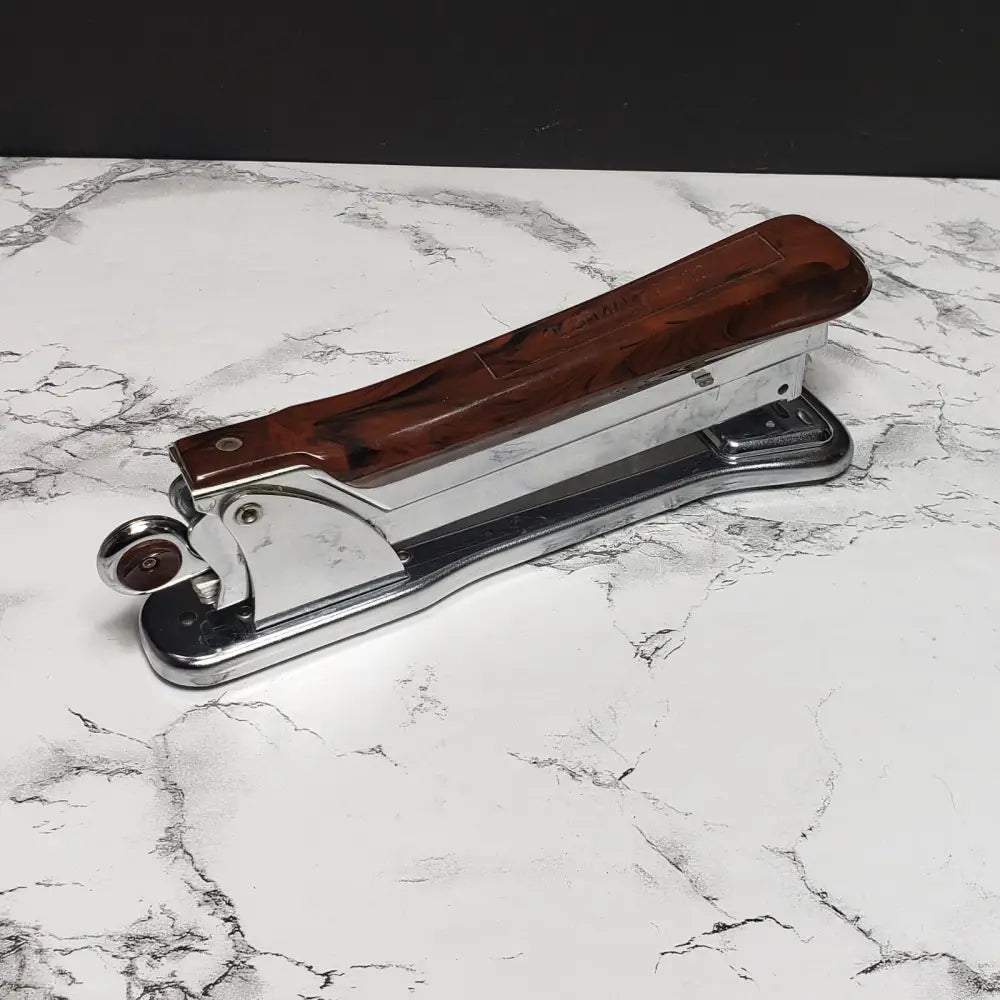 Aceliner 502 Stapler With Stamp Holder (Vintage) Decor
