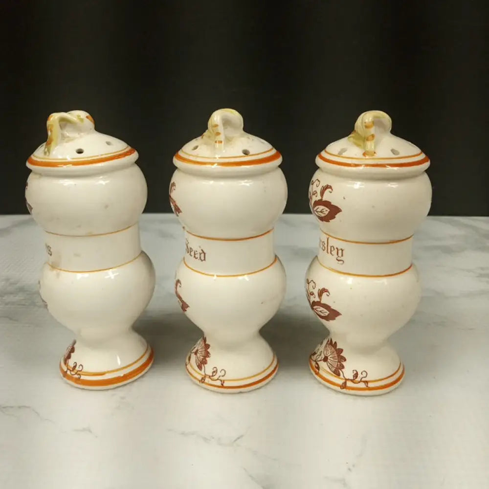 Three Arnart Braun Spice Shakers ( Vintage ) Decor