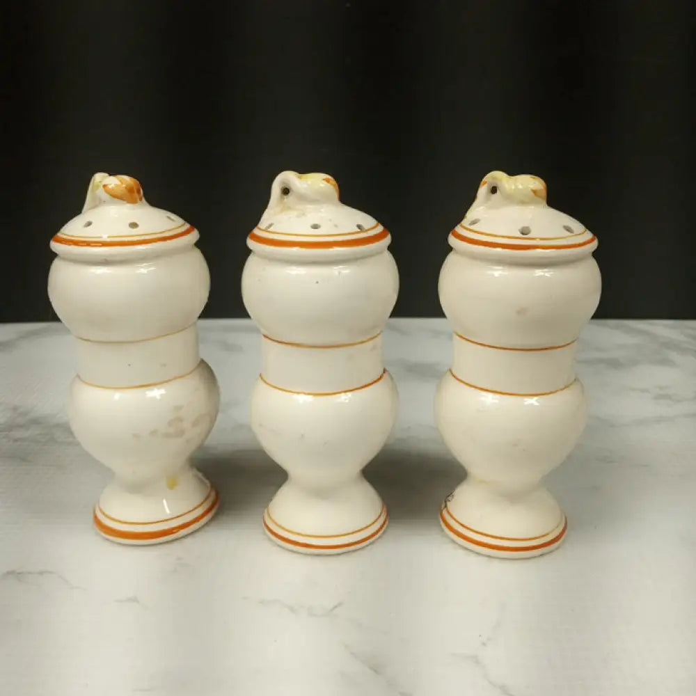 Three Arnart Braun Spice Shakers ( Vintage ) Decor