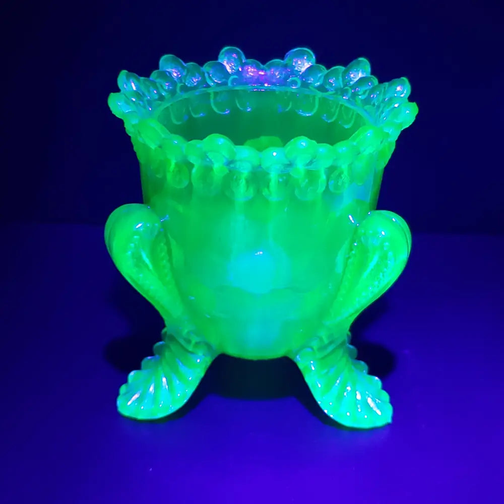 Degenhart Glass Ring Trinket Vanity Dish Uv Reactive ( Vintage ) Decor