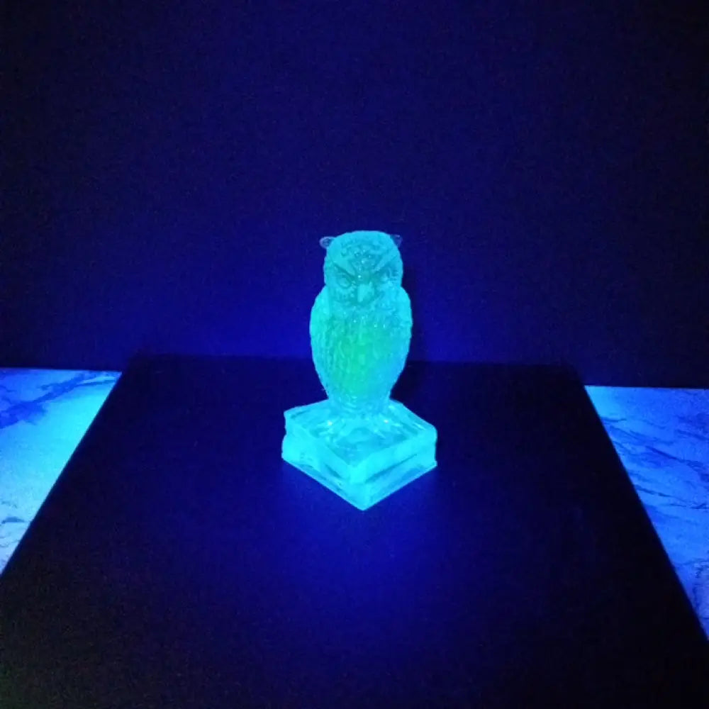 Degenhart Glass Wise Old Owl Paperweight Vintage Decor