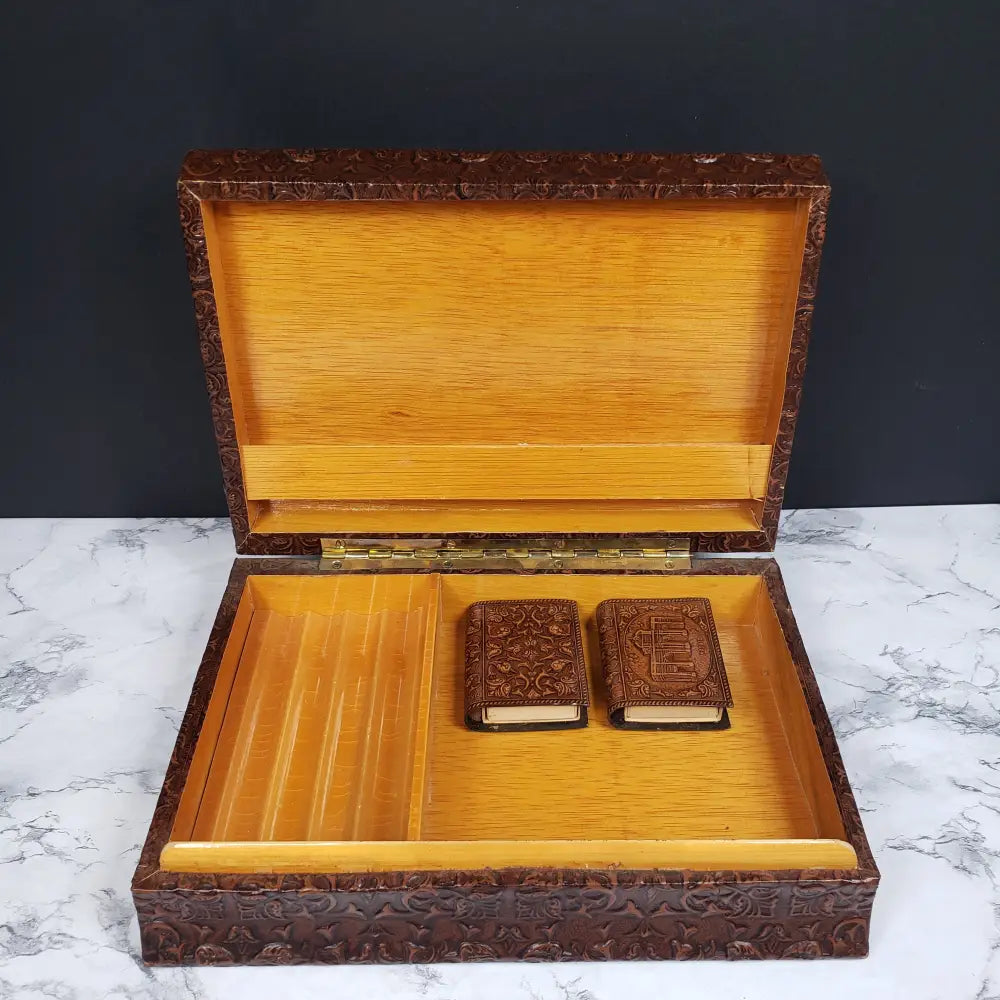 Humidor Box Embossed Don Quixote Madrid Spain Vintage