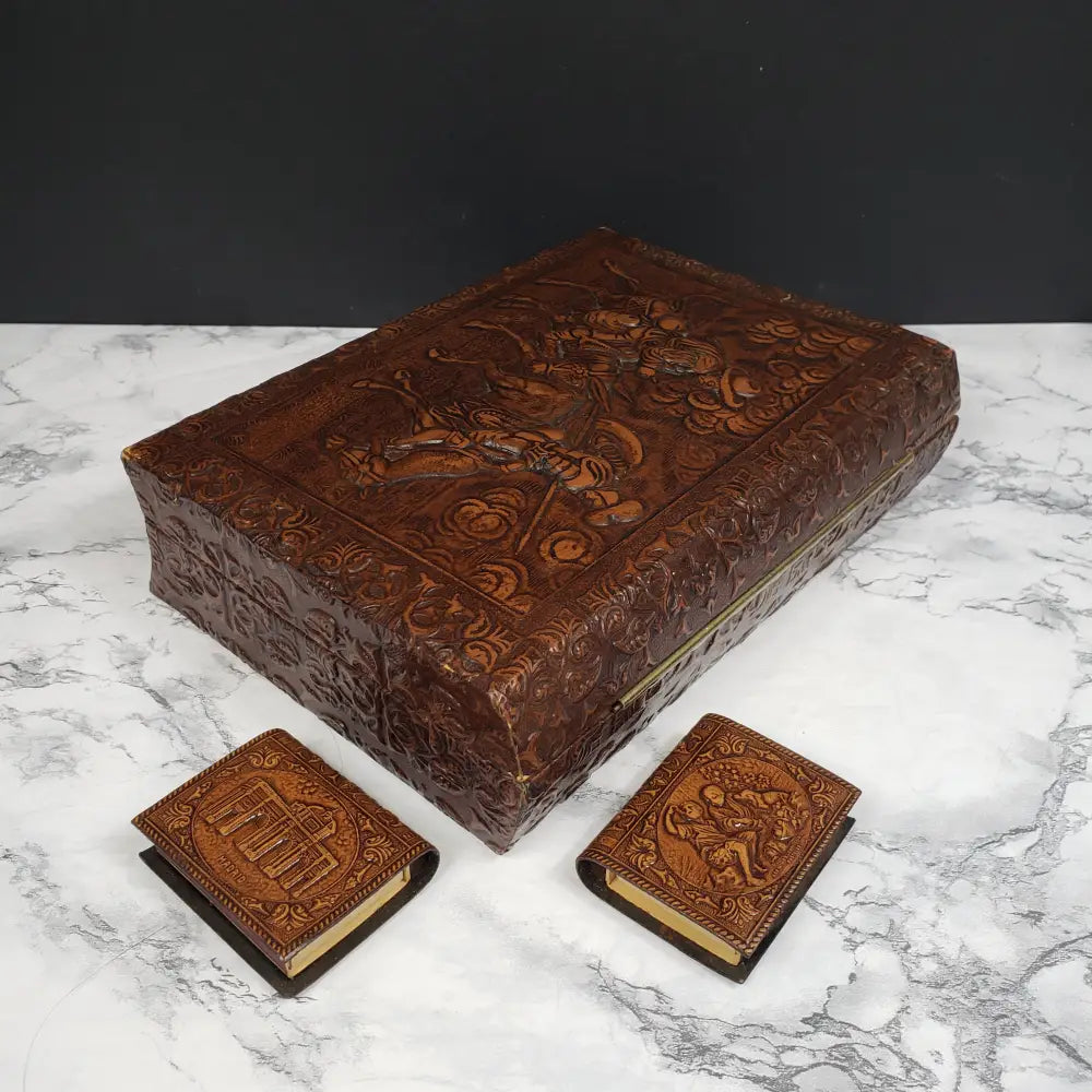 Humidor Box Embossed Don Quixote Madrid Spain Vintage