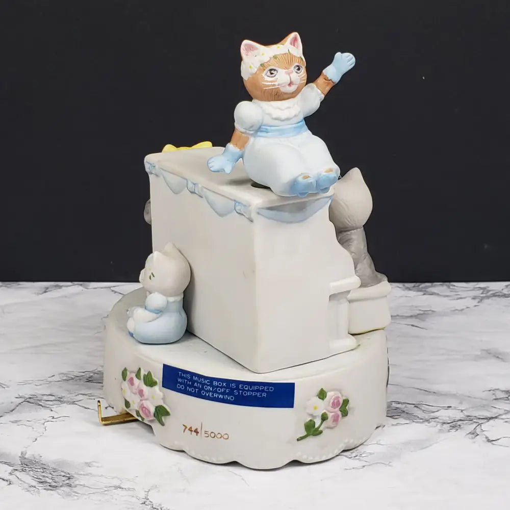 Kitty Cucumber Musical Figurine Schmid The Reception Vintage Collectibles