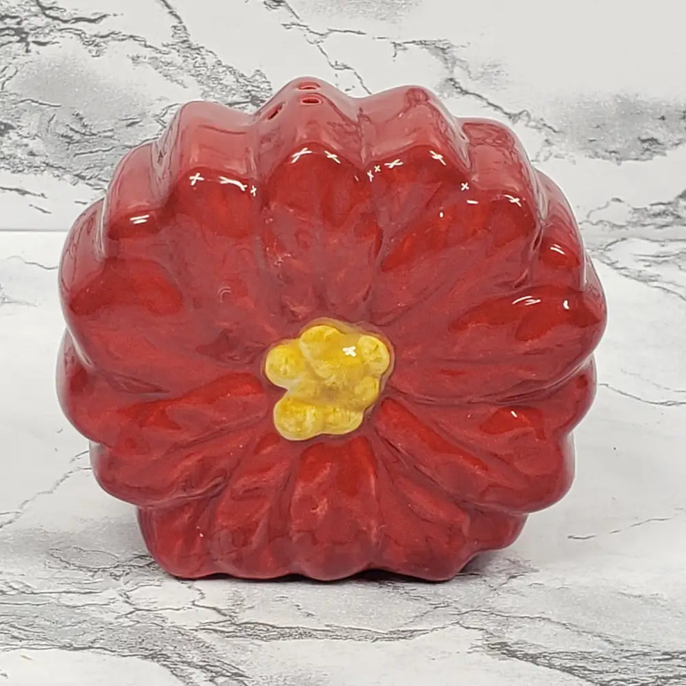 Poinsettia Flower Salt Pepper Shakers Vintage Decor