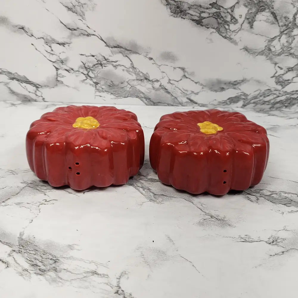 Poinsettia Flower Salt Pepper Shakers Vintage Decor