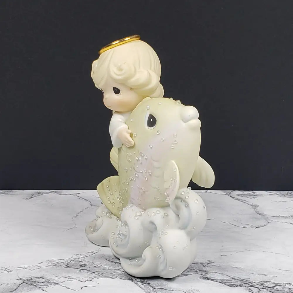 Precious Moments Fountain Of Angels Figurine Vintage Figurines