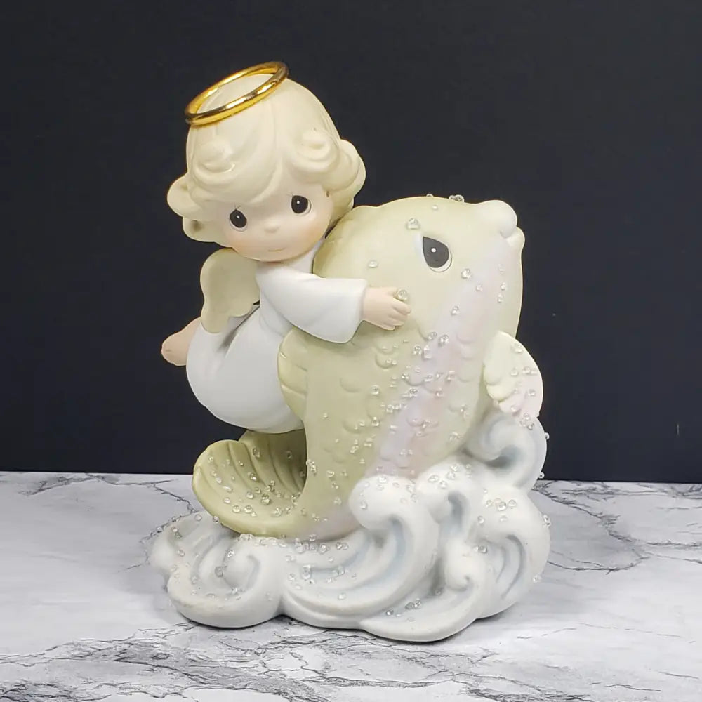 Precious Moments Fountain Of Angels Figurine Vintage Figurines