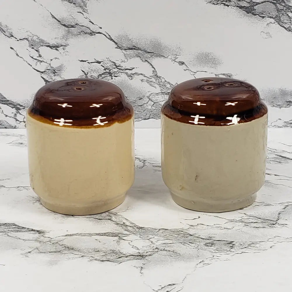 Salt Pepper Niagra Falls Canada Vintage Decor