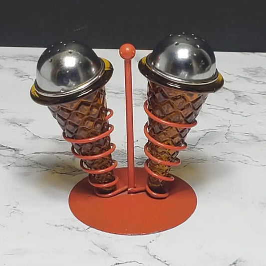 Salt & Pepper Shaker Set Ice Cream Waffle Cone (Vintage) -