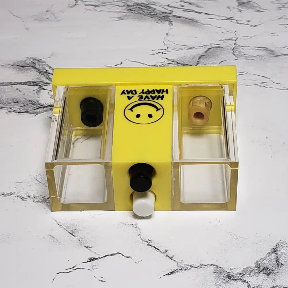 Smiley Face Push Button Salt & Pepper Shaker (Vintage)(NOS)