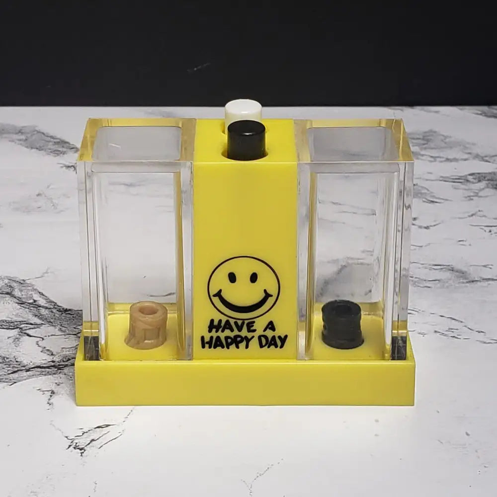 Smiley Face Push Button Salt & Pepper Shaker (Vintage)(NOS)