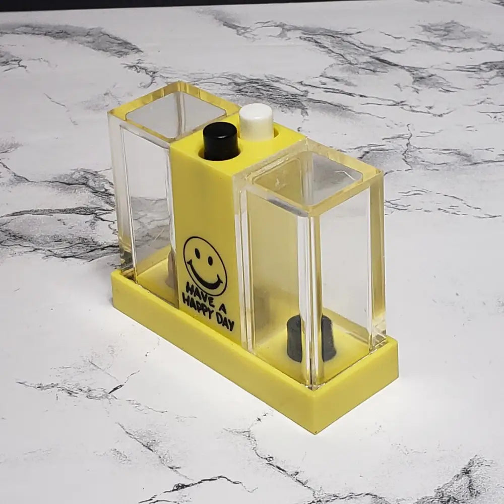 Smiley Face Push Button Salt & Pepper Shaker (Vintage)(NOS)