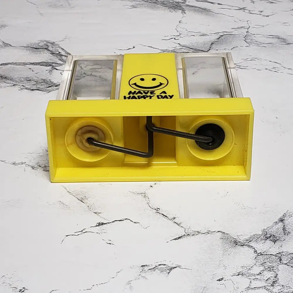 Smiley Face Push Button Salt & Pepper Shaker (Vintage)(NOS)