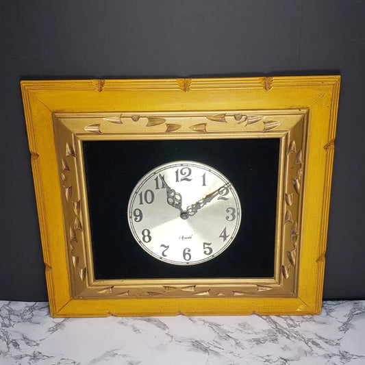 Vintage Avante Wall Clock Decor