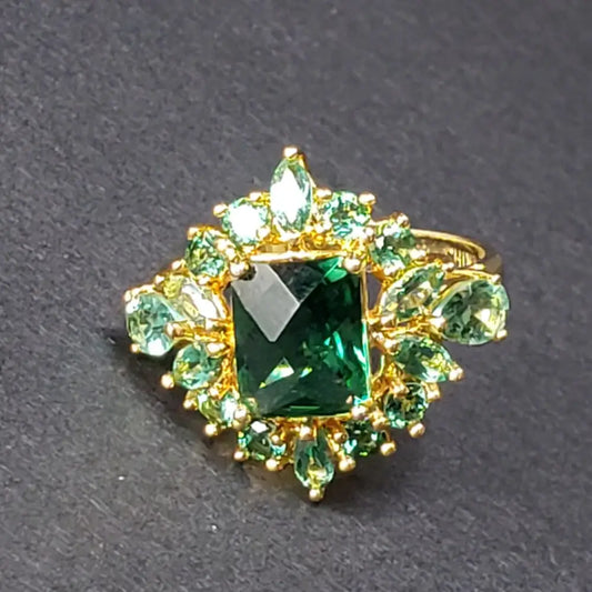Vintage Green Ladies Cocktail Ring Rings