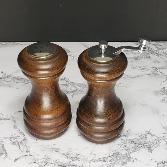 Walnut Pepper Mill & Salt Shaker (Vintage) Decor